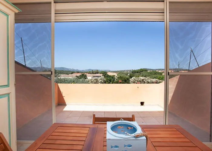 Porto Coda Cavallo House A 300 Mt Dal Mare, Con Terrazza Panoramica דירה